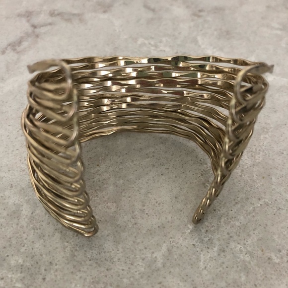 Cuff bracelet, delicate + funky, gold tone metal - Picture 2 of 3